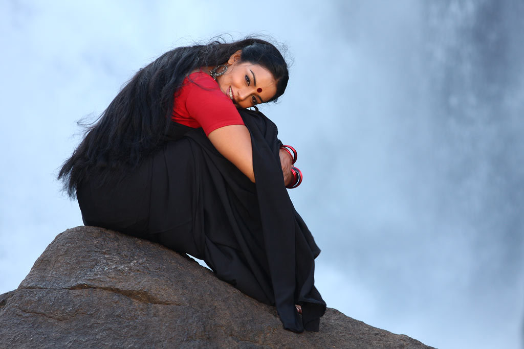 Shweta Menon - Thaaram Tamil Movie Stills | Picture 37647